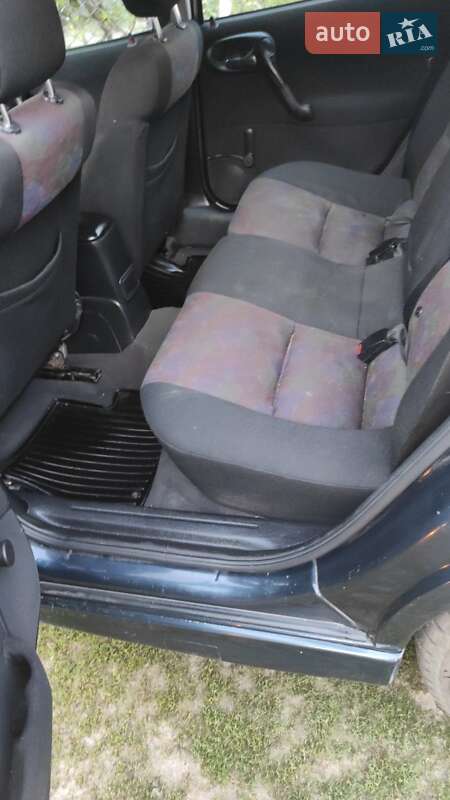 Универсал Opel Vectra 2000 в Сарнах