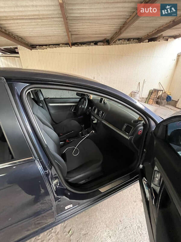 Седан Opel Vectra 2007 в Кривом Роге