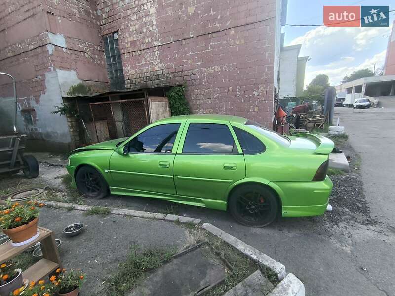 Седан Opel Vectra 1998 в Киеве