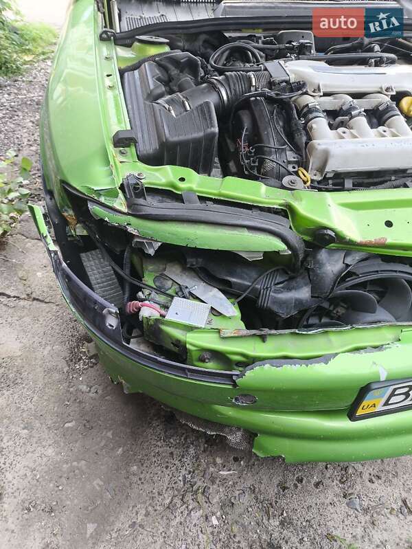 Седан Opel Vectra 1998 в Киеве