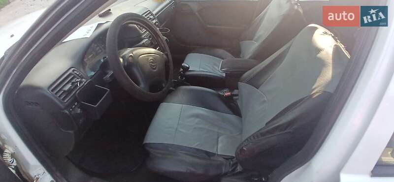 Лифтбек Opel Vectra 1992 в Житомире
