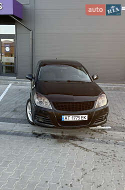 Седан Opel Vectra 2007 в Ивано-Франковске