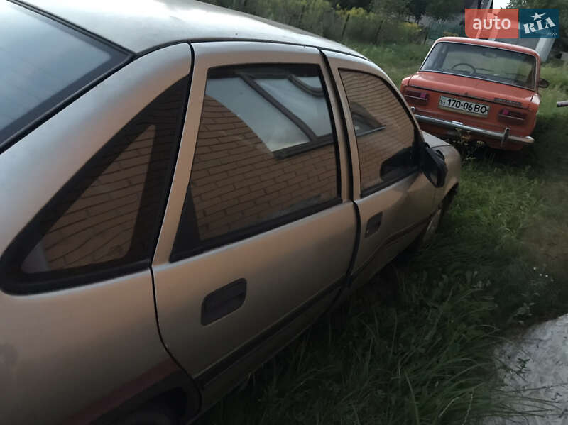 Седан Opel Vectra 1992 в 