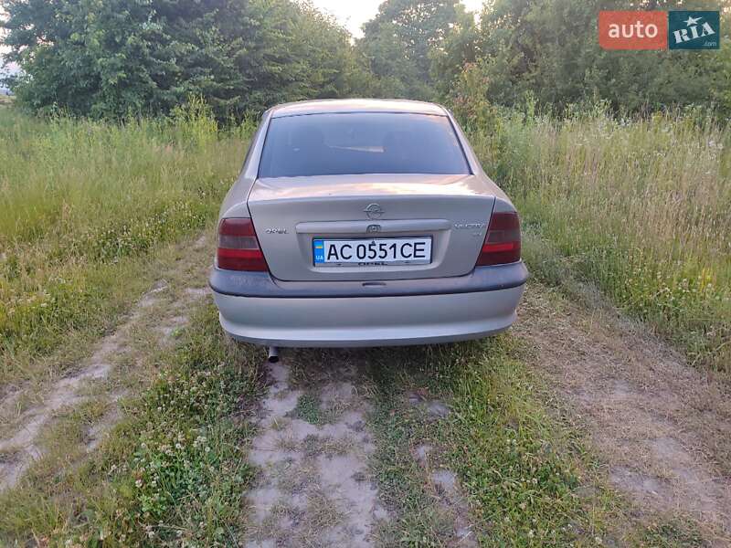 Седан Opel Vectra 1996 в Луцке