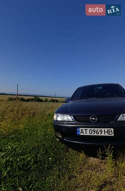 Седан Opel Vectra 1998 в Яремче