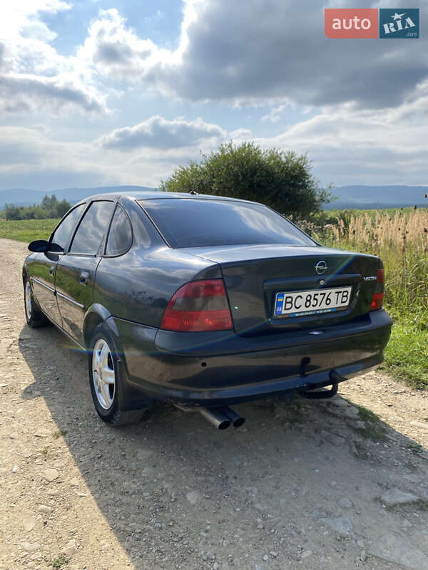 Седан Opel Vectra 1996 в Дрогобыче