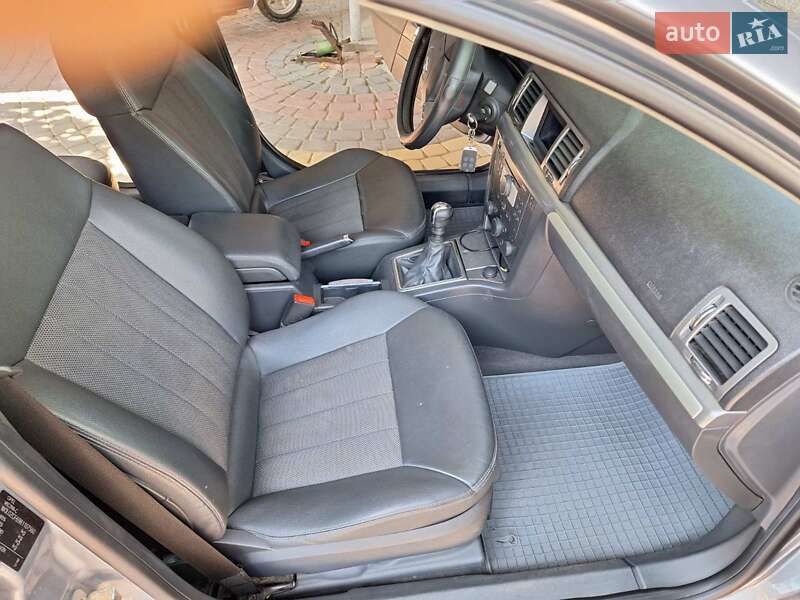 Седан Opel Vectra 2008 в Днепре