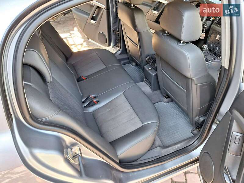 Седан Opel Vectra 2008 в Днепре