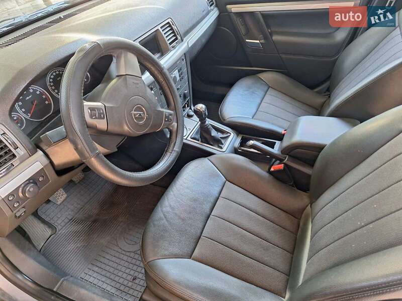 Седан Opel Vectra 2008 в Днепре