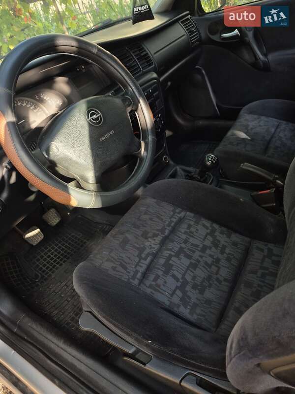 Седан Opel Vectra 2000 в Кропивницком