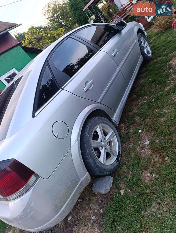 Ліфтбек Opel Vectra 2002 в Чернівцях фото 7 Ліфтбек Opel Vectra 2002 в Чернівцях