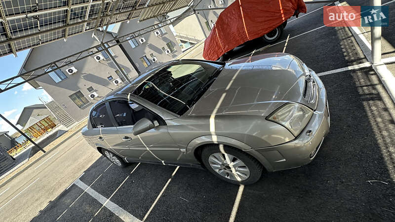 Седан Opel Vectra 2004 в Одесі