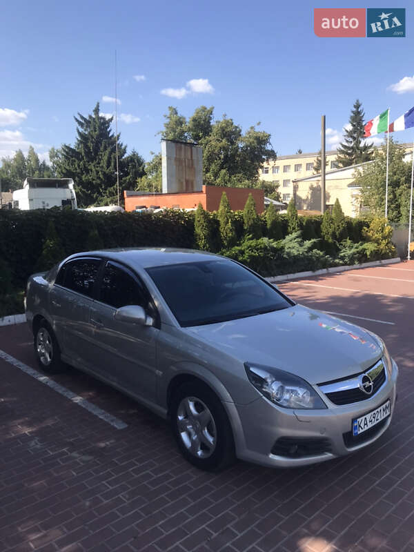 Седан Opel Vectra 2008 в Прилуках
