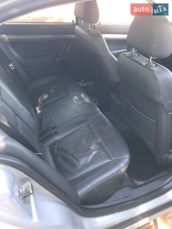 Седан Opel Vectra 2008 в Прилуках