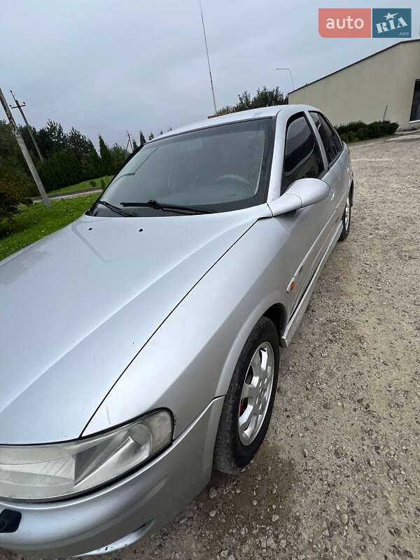 Седан Opel Vectra 2001 в Самборе
