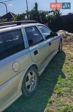Універсал Opel Vectra 1999 в Ужгороді