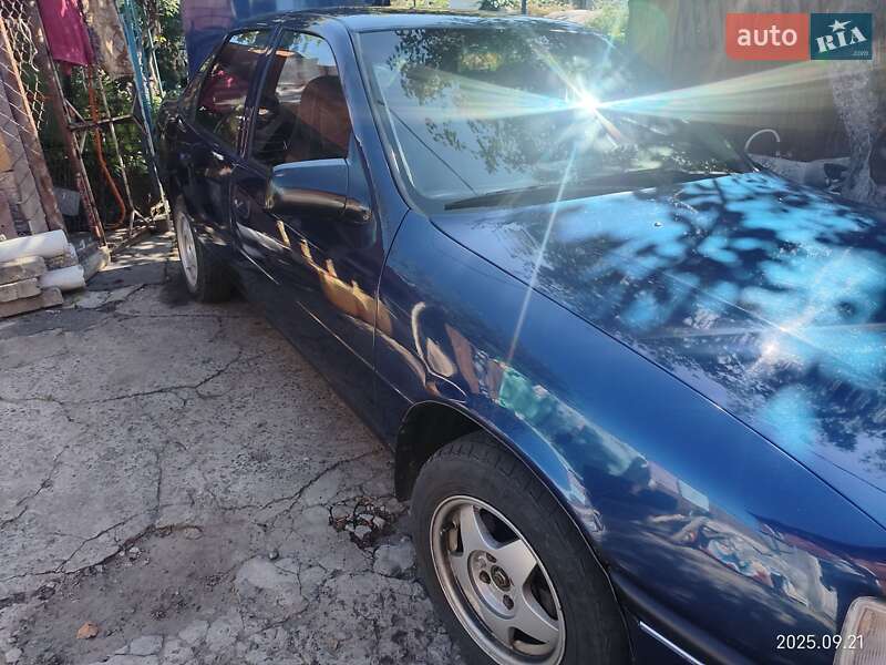 Седан Opel Vectra 1989 в Малине
