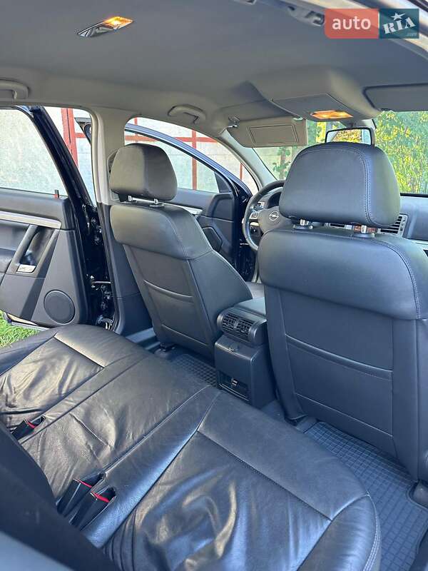 Седан Opel Vectra 2008 в Староконстантинове