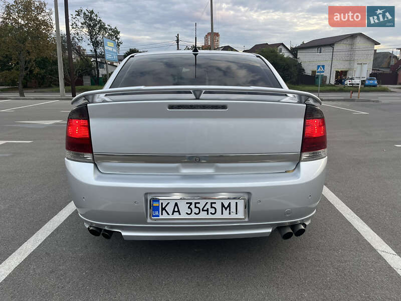 Седан Opel Vectra 2004 в Києві