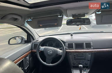 Седан Opel Vectra 2004 в 