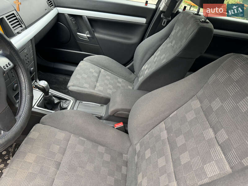 Ліфтбек Opel Vectra 2003 в Тернополі