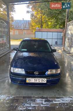 Седан Opel Vectra 1990 в Лубнах