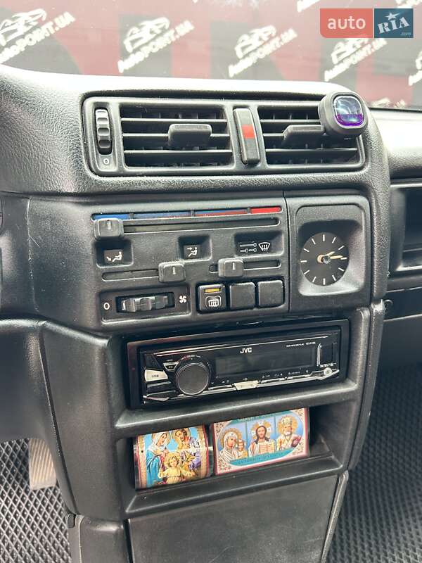 Седан Opel Vectra 1991 в Сумах