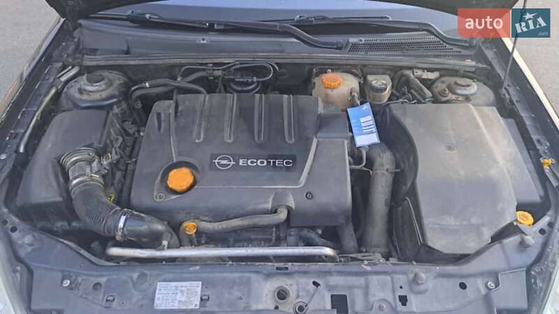 Лифтбек Opel Vectra 2006 в Новояворовске