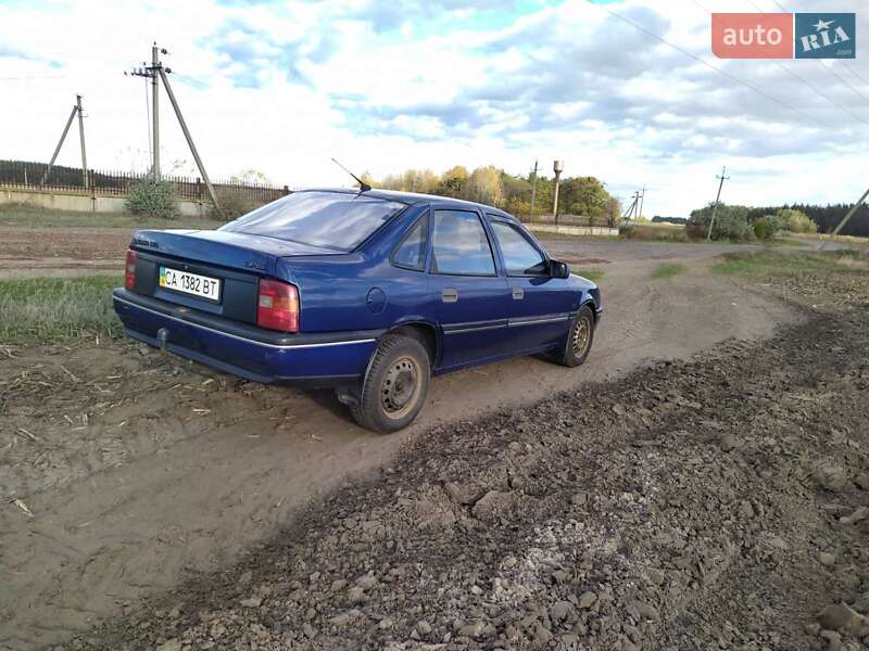 Седан Opel Vectra 1990 в Черкассах фото 6 Седан Opel Vectra 1990 в Черкассах