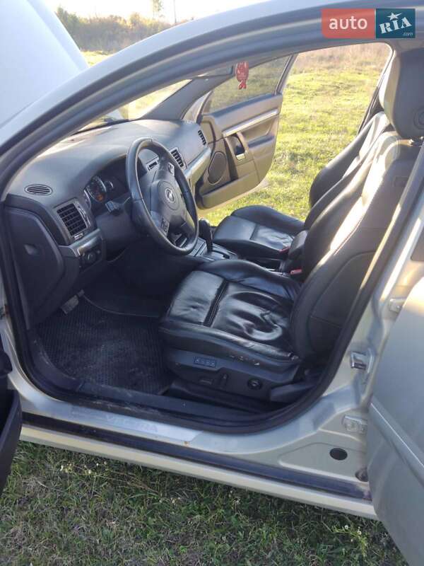 Седан Opel Vectra 2006 в Заставній