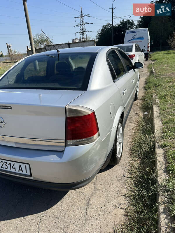 Седан Opel Vectra 2005 в Кривом Роге