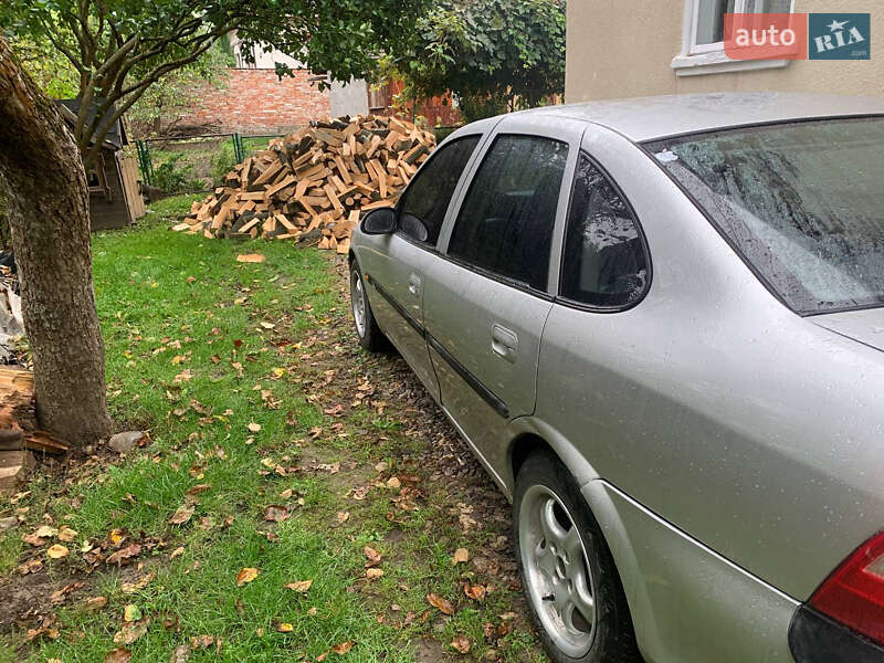 Седан Opel Vectra 1998 в Коломые