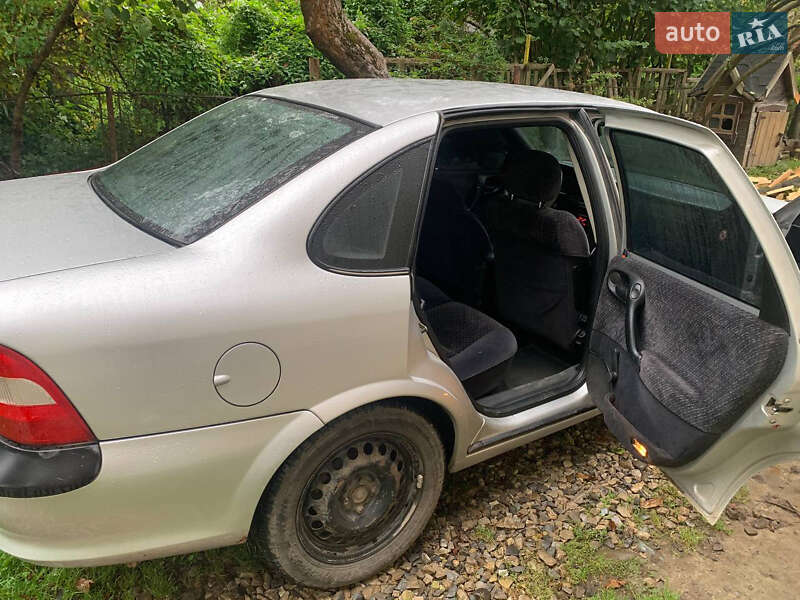 Седан Opel Vectra 1998 в Коломые