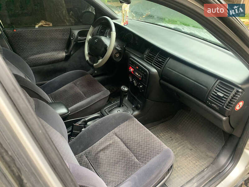 Седан Opel Vectra 1998 в Коломые