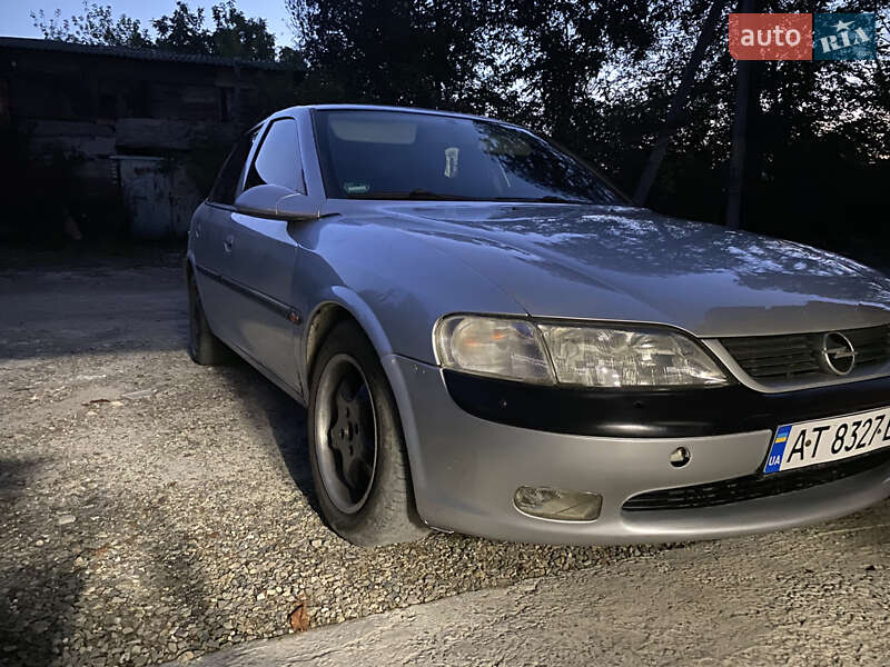 Седан Opel Vectra 1998 в Коломые