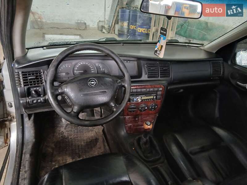 Универсал Opel Vectra 1999 в Коростене