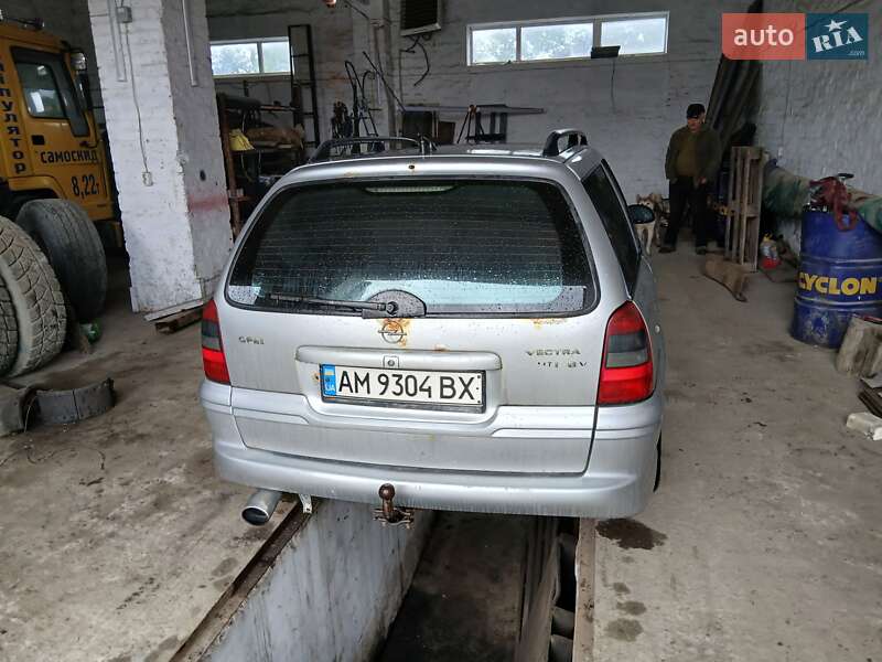 Универсал Opel Vectra 1999 в Коростене