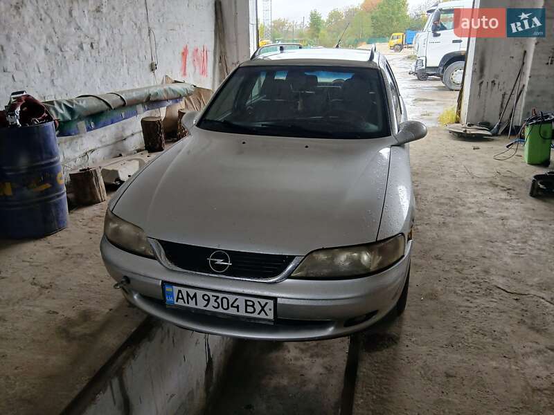 Универсал Opel Vectra 1999 в Коростене