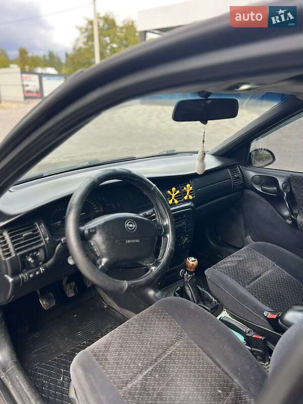 Седан Opel Vectra 1997 в Тернополе