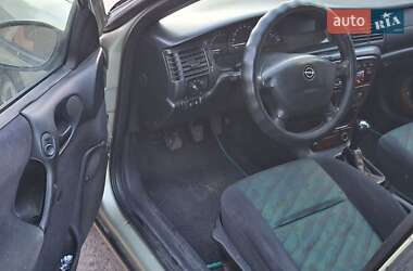 Седан Opel Vectra 1996 в 
