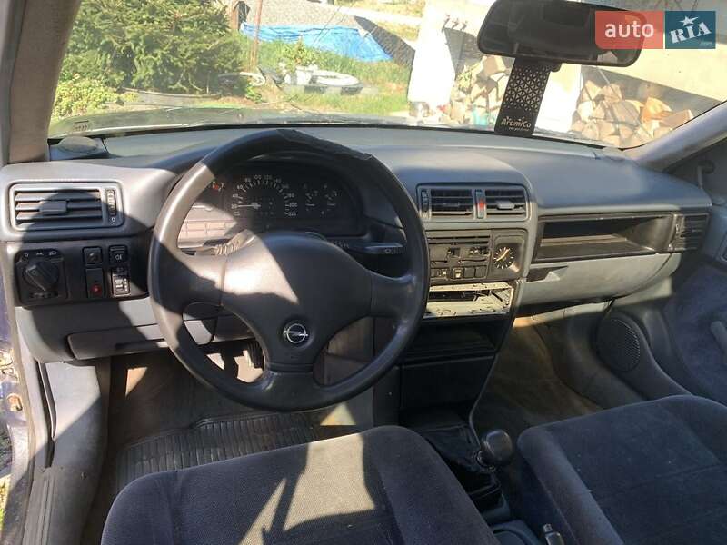Седан Opel Vectra 1991 в Ужгороде