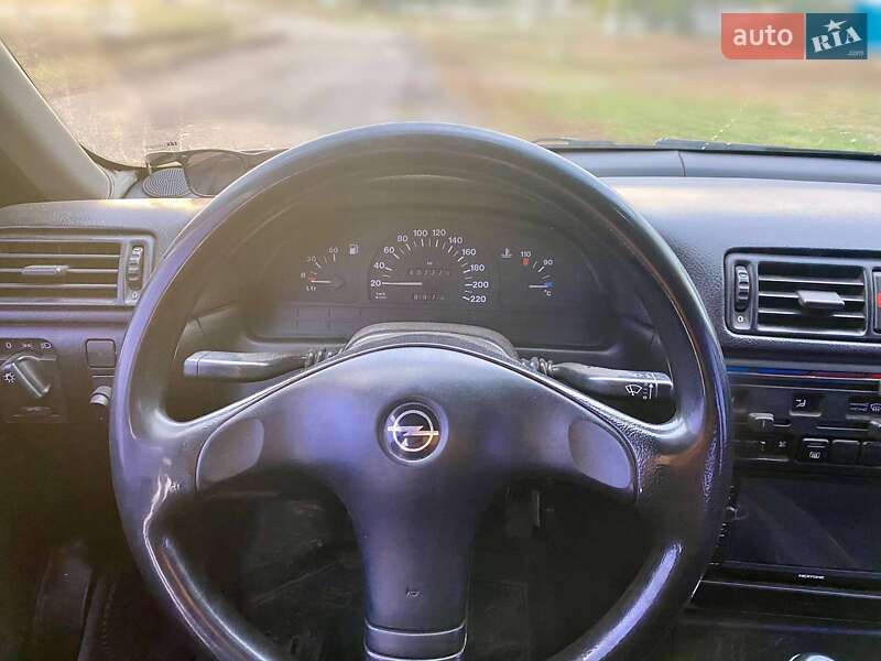 Седан Opel Vectra 1993 в Первомайске фото 20 Седан Opel Vectra 1993 в Первомайске