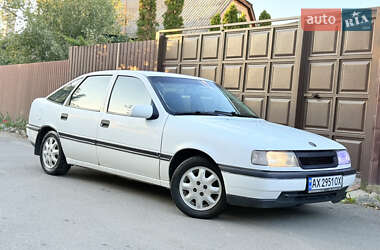 Лифтбек Opel Vectra 1992 в Харькове