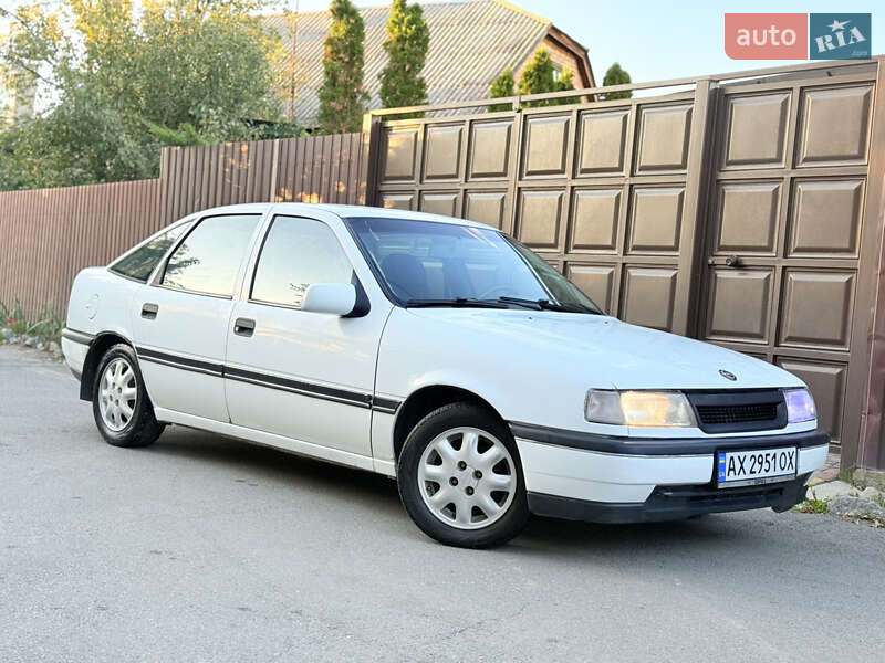 Лифтбек Opel Vectra 1992 в 