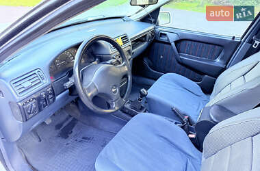 Лифтбек Opel Vectra 1992 в 