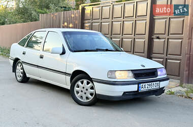 Лифтбек Opel Vectra 1992 в 