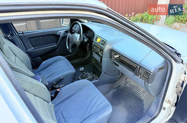 Лифтбек Opel Vectra 1992 в 