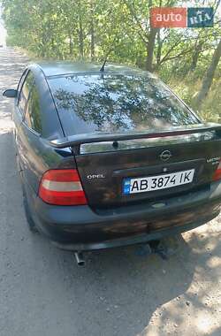 Лифтбек Opel Vectra 1997 в Ямполе