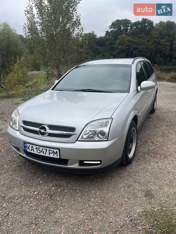 Универсал Opel Vectra 2004 в 