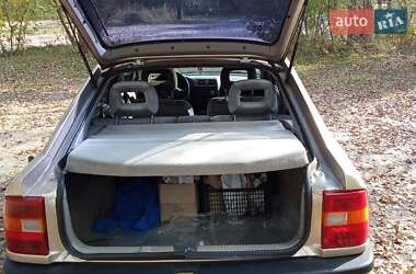 Лифтбек Opel Vectra 1992 в 